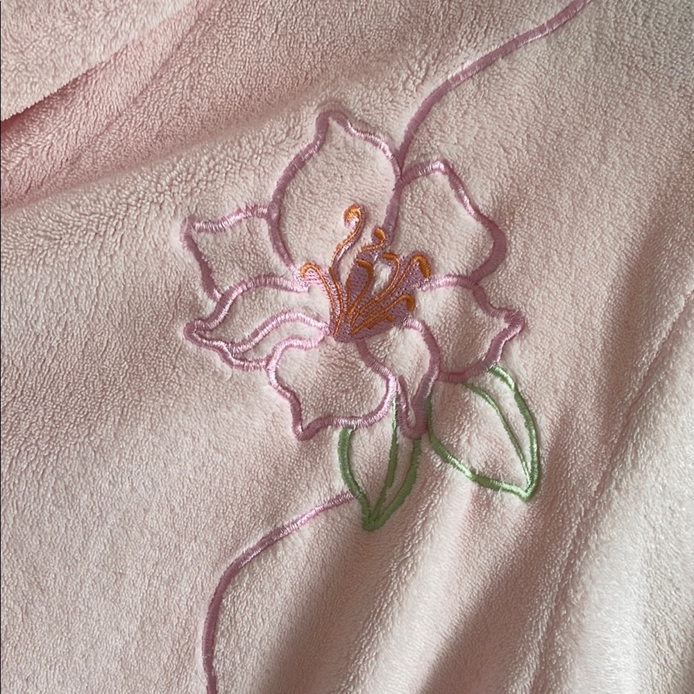 Vanity Fair - Pink Embroidered Robe - Picture 4 of 9